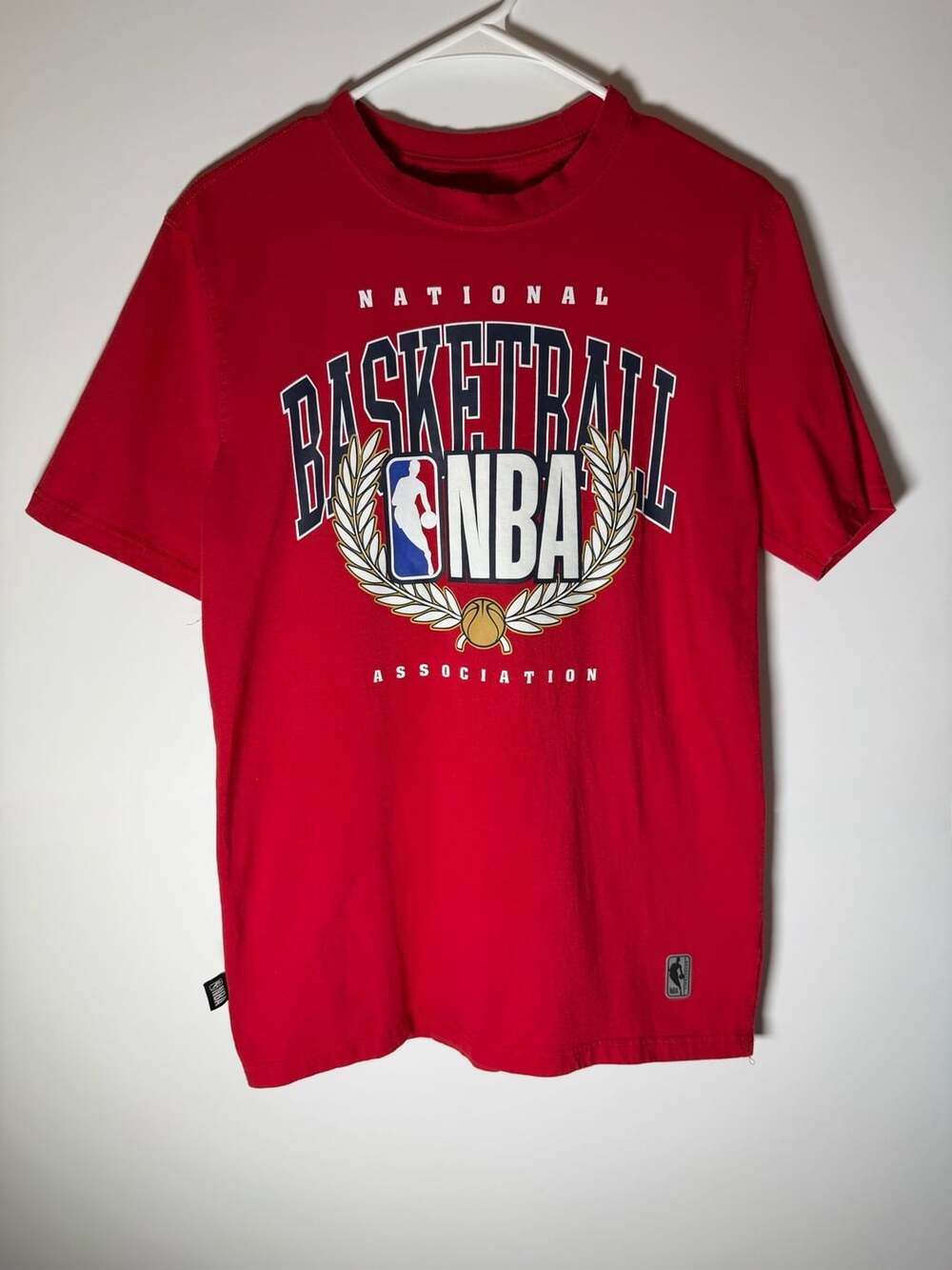 NBA National Basketball Association Red T-Shirt Size S Mens